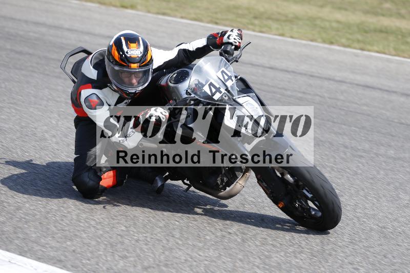 /Archiv-2025/49 26.08.2025 Cornu Master School ADR/blau-bleu/44